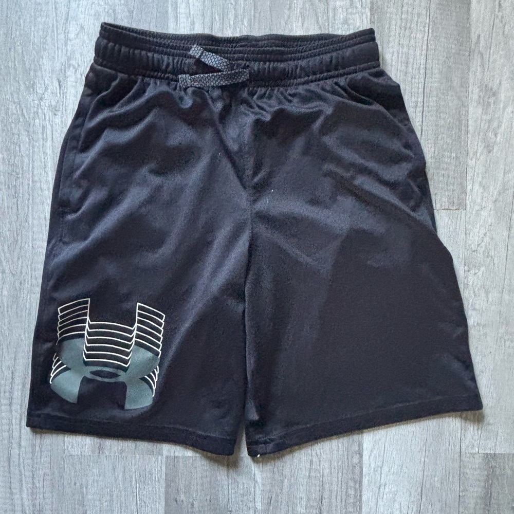 🌻5/$20🌻 Under Armour youth Black Athletic Shorts